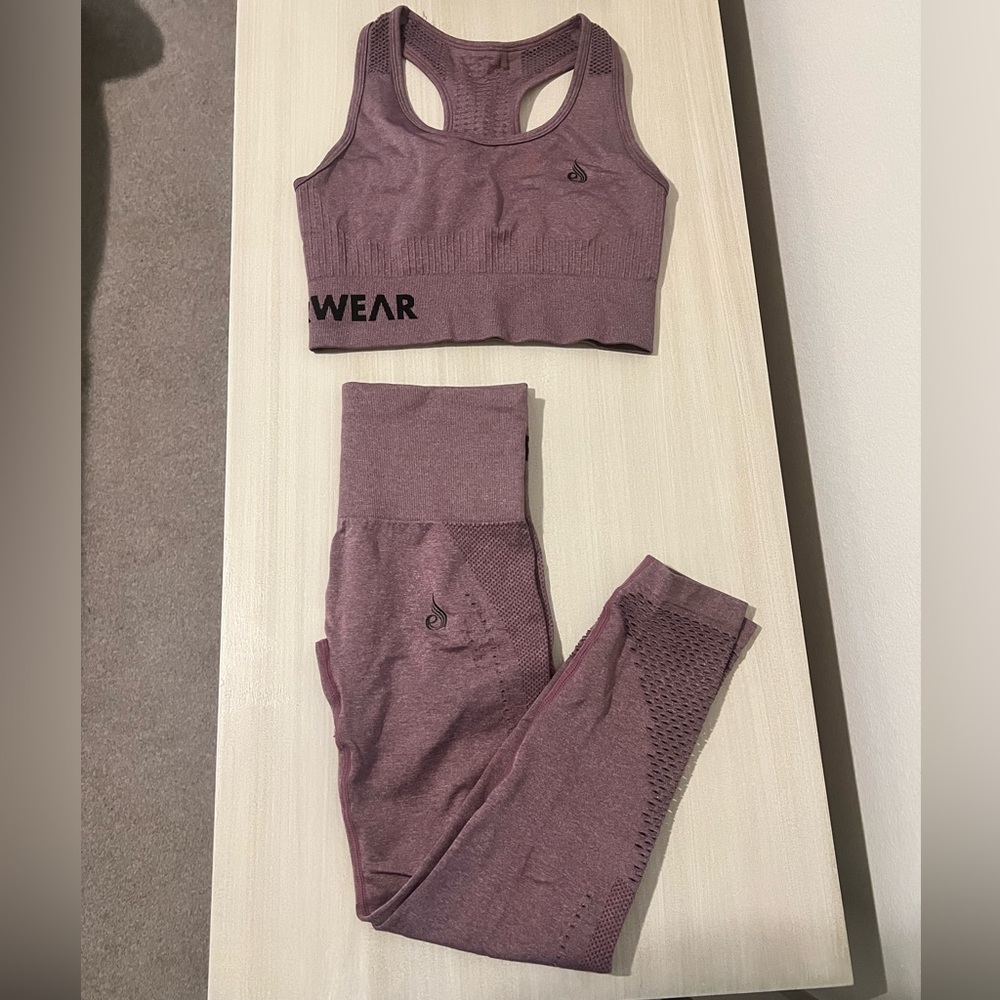 Ryderwear Seamless Leggings and Matching Sports Top - Purple (Small)